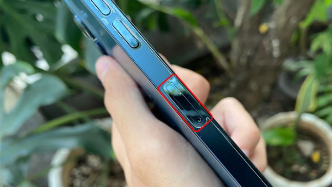 SIM iPhone nằm ở đâu?