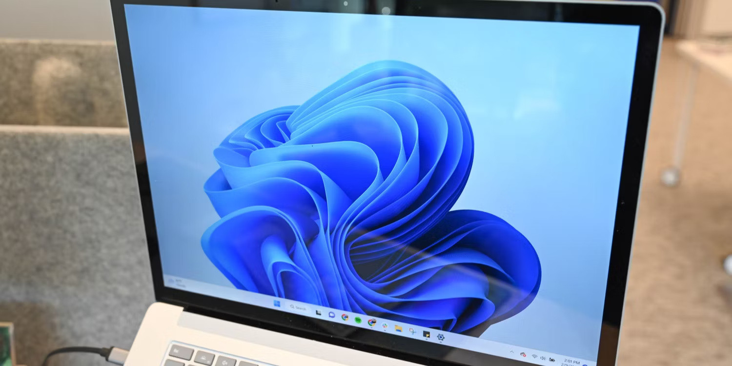 Cài đặt Windows 11 mới trên Laptop