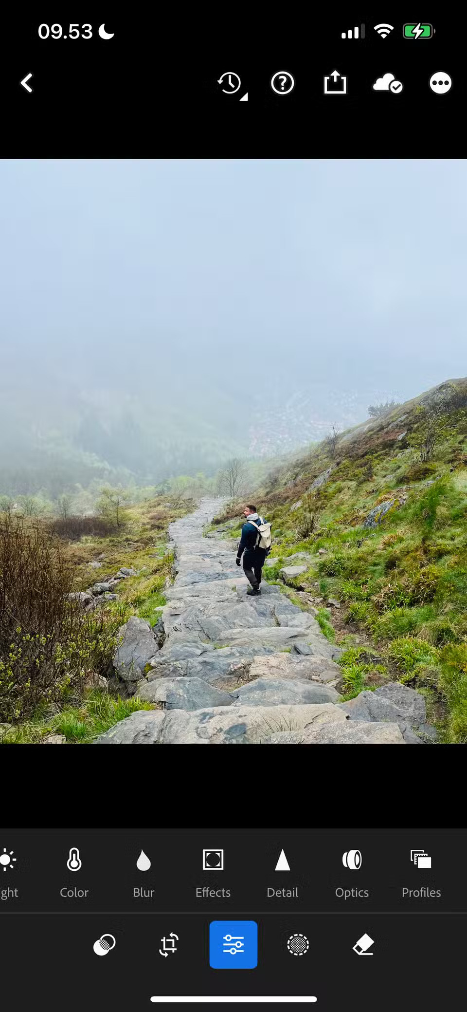 Chỉnh sửa ảnh trên điện thoại bằng Lightroom