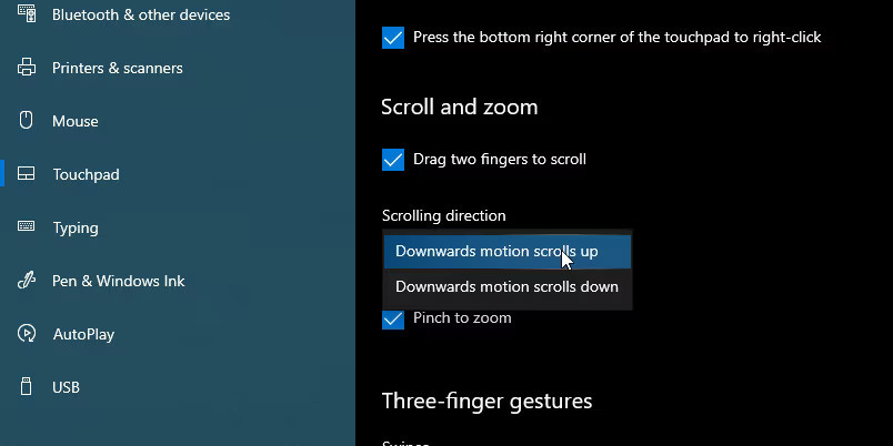 Chọn hướng cuộn bằng hai ngón tay.