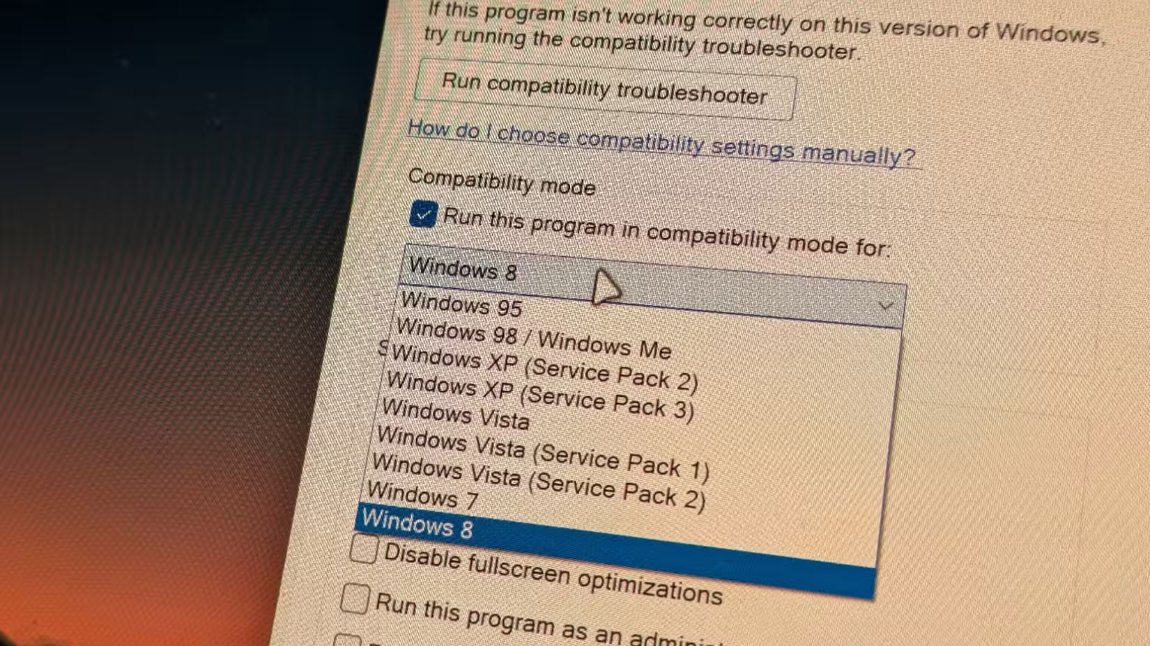 Menu drop-down Compatibility mode trong Windows 11