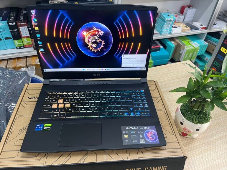 MSI Katana 15 B13VEK 252VN - Pin Bền Bỉ