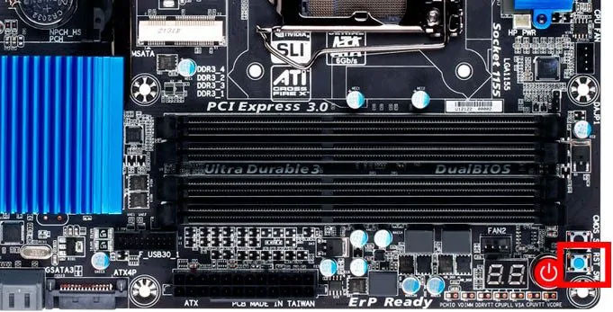 Nút reset CMOS trên bo mạch chủ